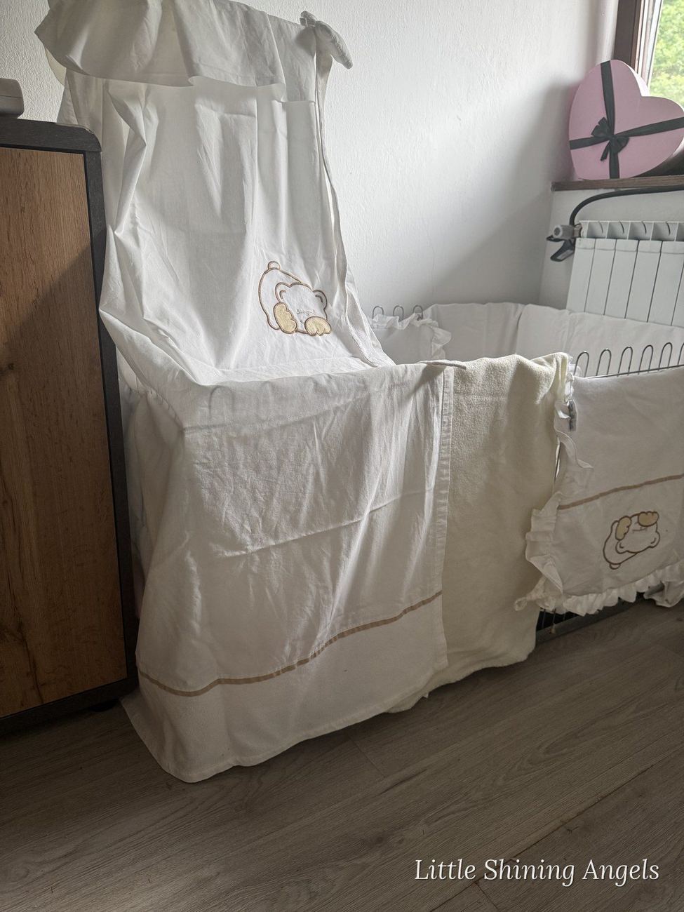 Gnezdece z mehkimi oblogami